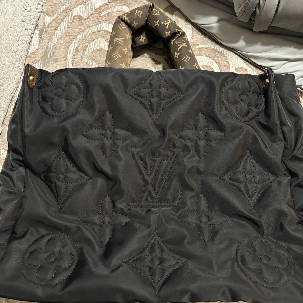 AUTHENTIC LOUIS VUITTON ON THE GO MM LARGE BAG (BRAND NEW)